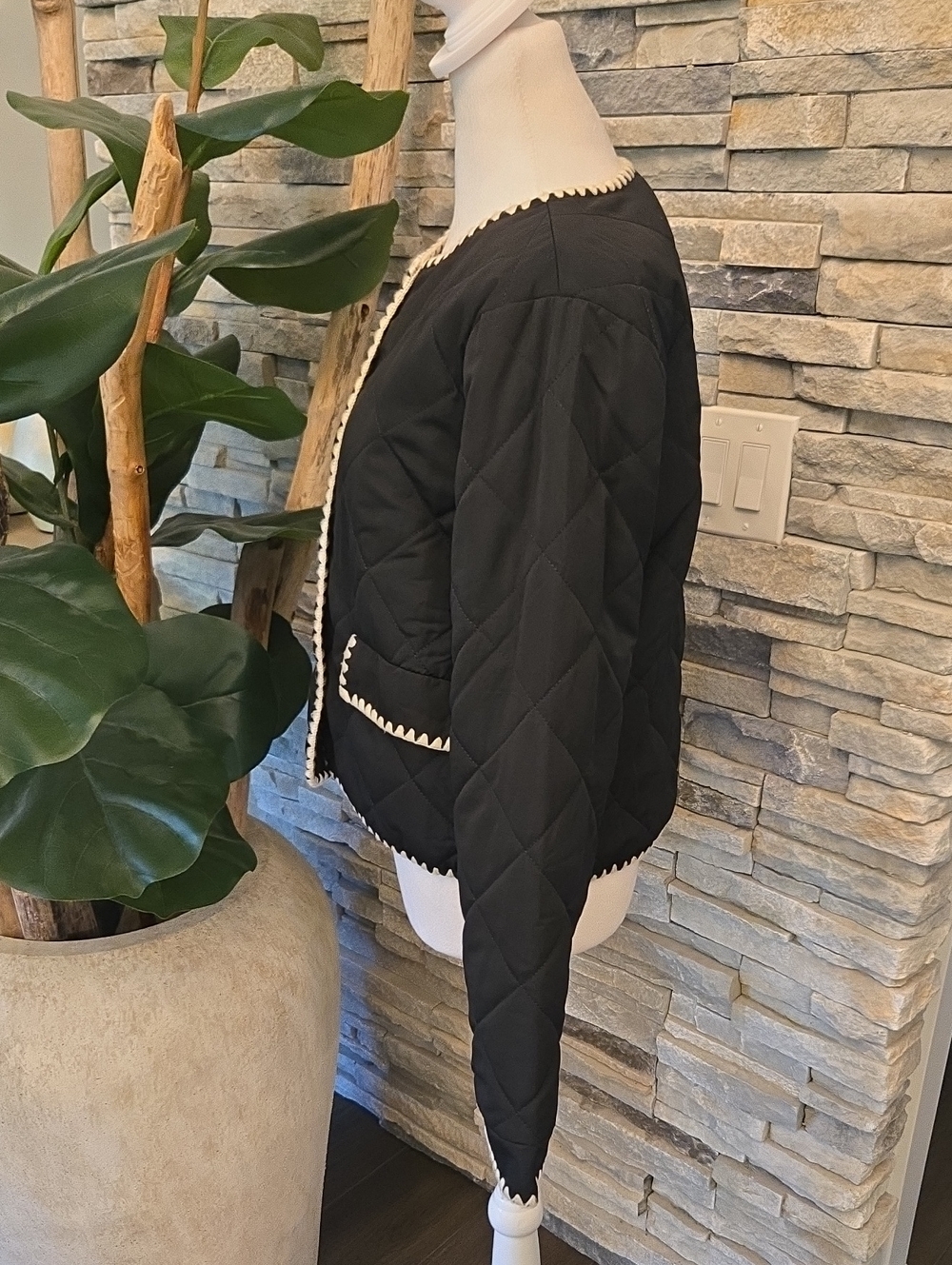 Wayf Quilted Cropped Jacket - Picture 4 of 6
